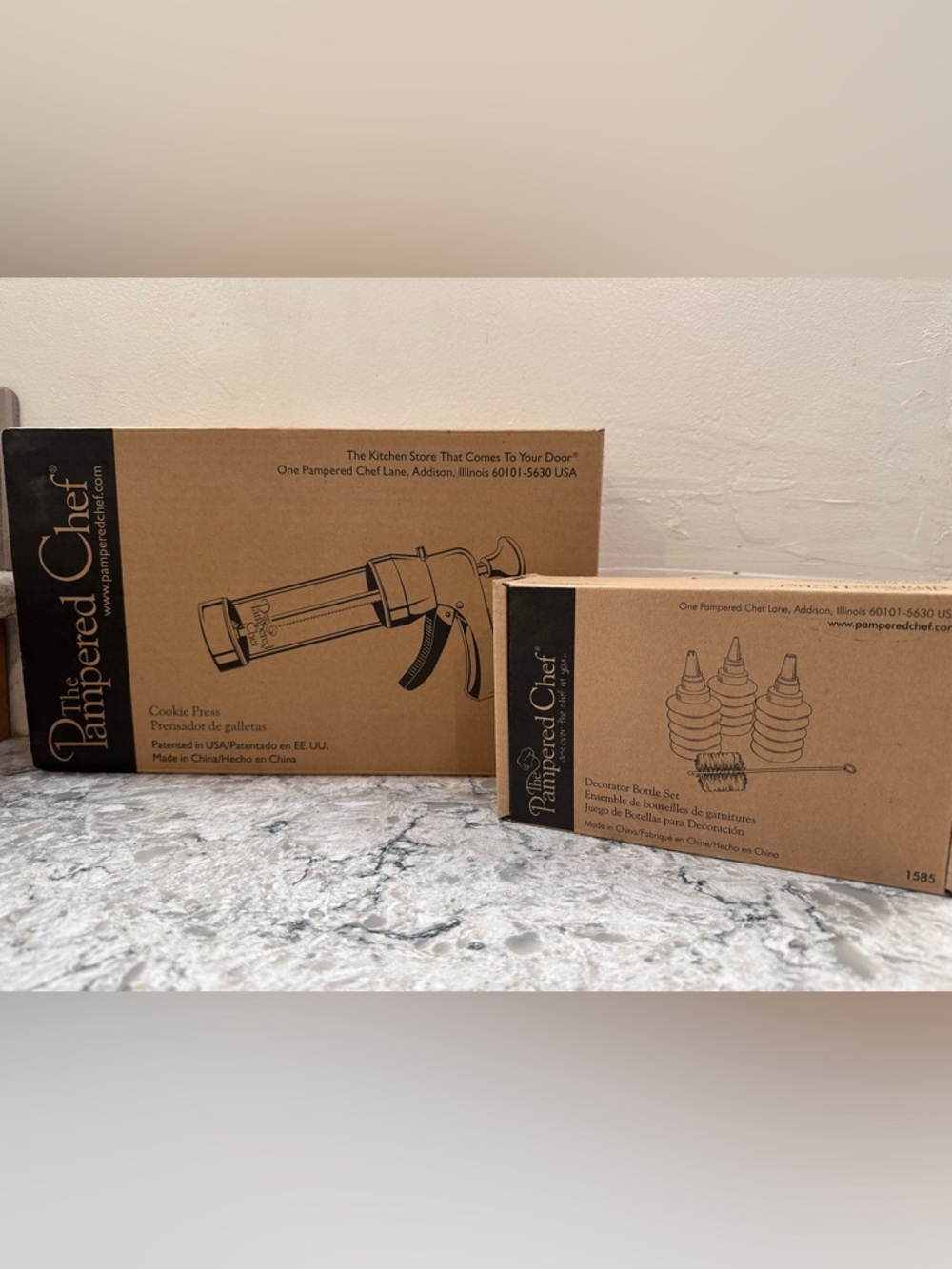 The Pampered Chef Brown Cookie Press and Decorating Bottle Set